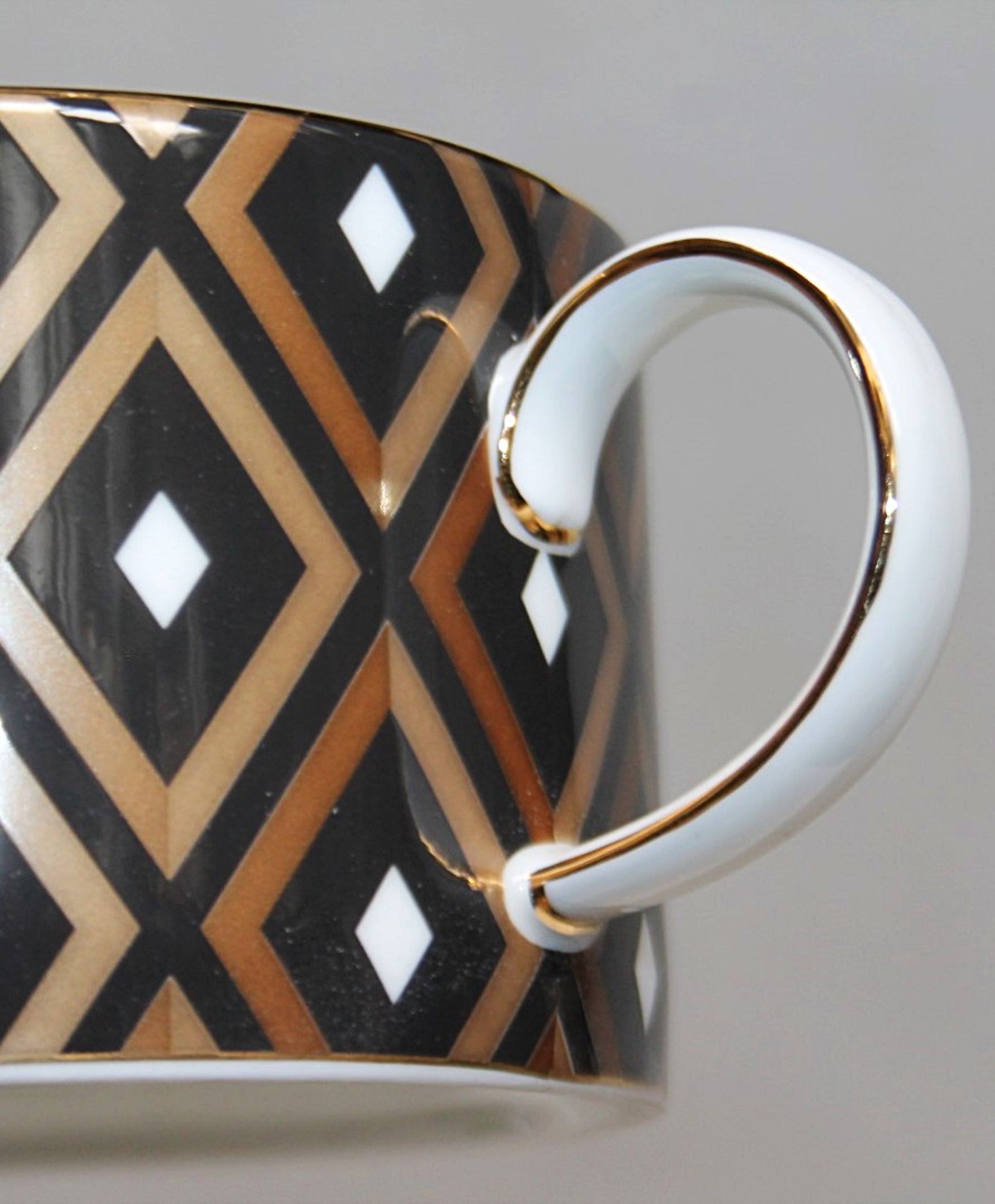 1 x WEDGWOOD 'Arris' Fine Bone China Teacup and Saucer, With An Art Deco Geometric print - Boxed - Image 4 of 6