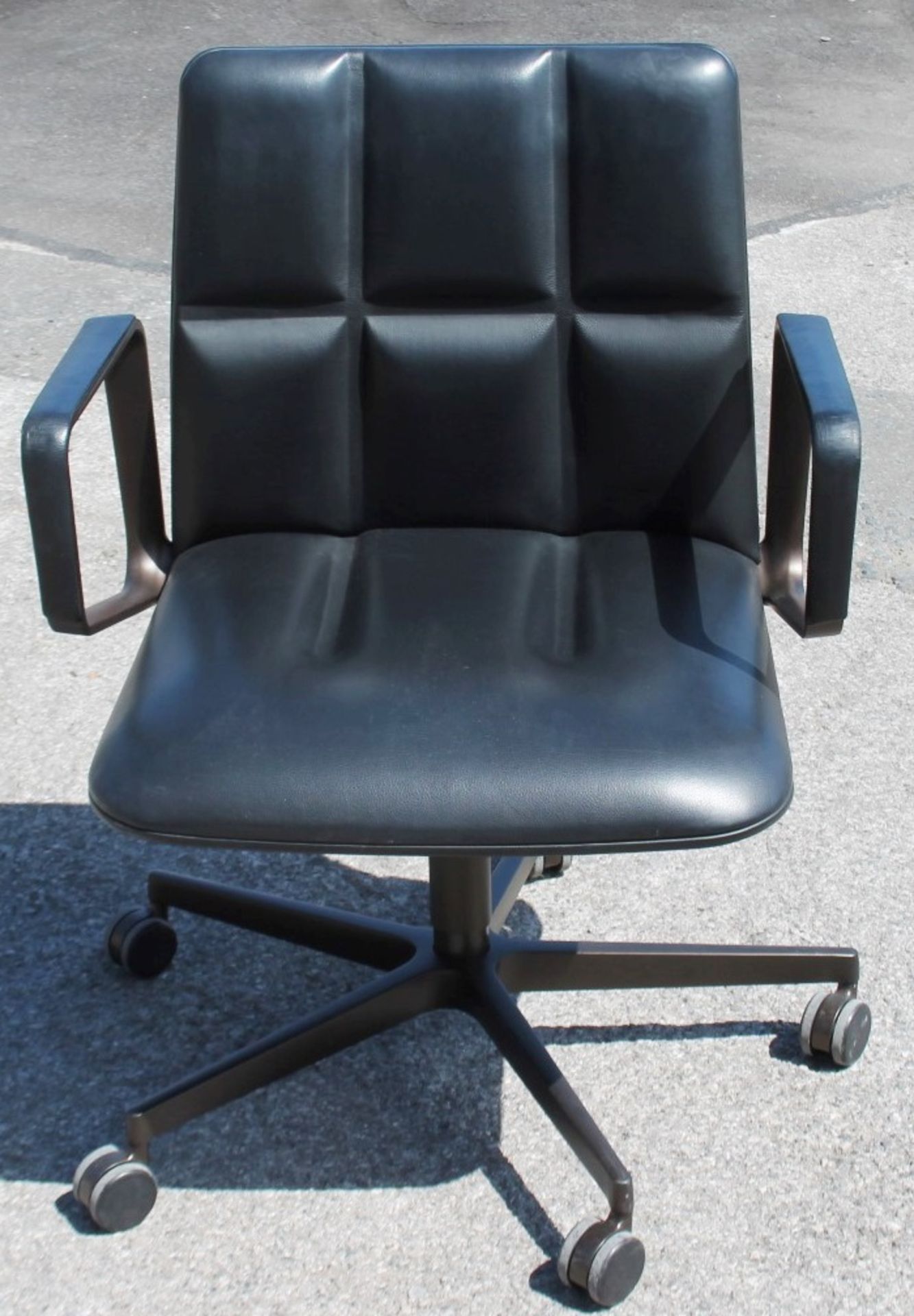 1 x WALTER KNOLL 'Leadchair' Executive Meeting Chair In Genuine Leather - Original RRP £4,250 - - Image 4 of 8