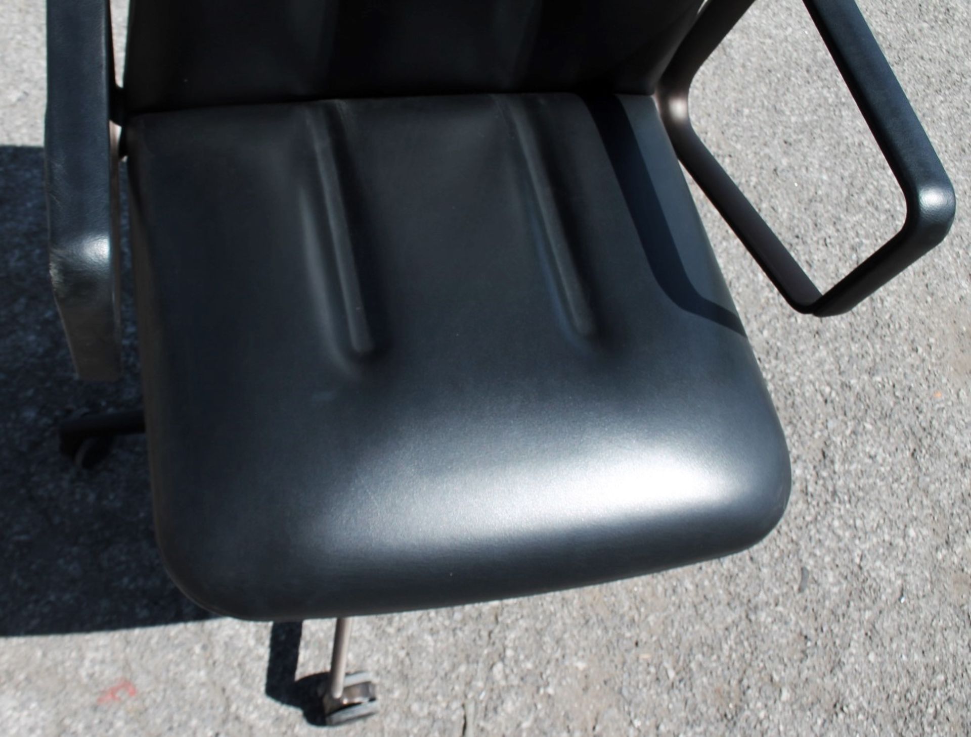 1 x WALTER KNOLL 'Leadchair' Executive Meeting Chair In Genuine Leather - Original RRP £4,250 - Image 6 of 9