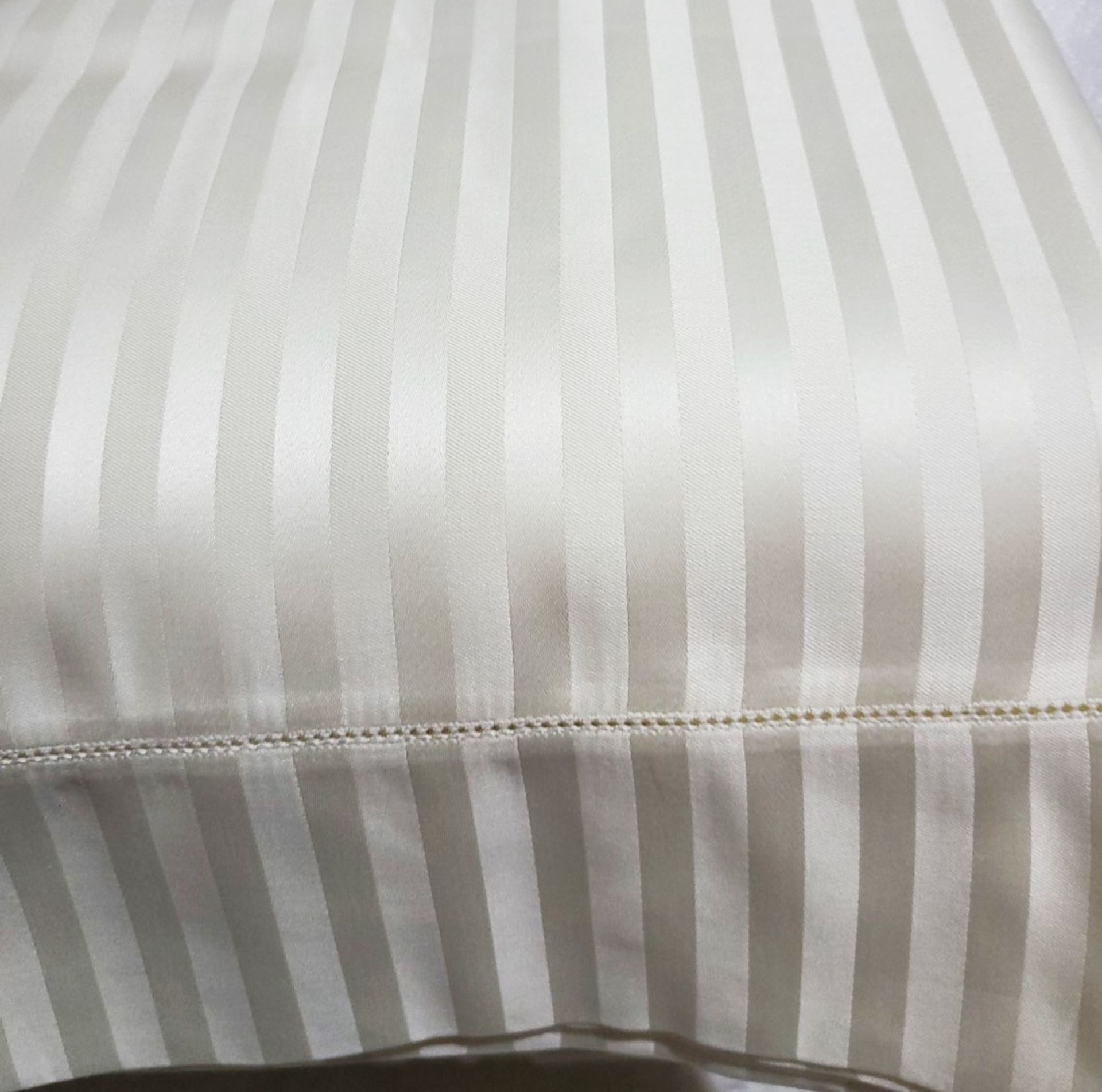 Pair Of PRATESI 'Raso Rigato' Luxury Italian Satin Pillow Shams In Off-White - RRP 50x75cm - £650.00 - Image 4 of 4