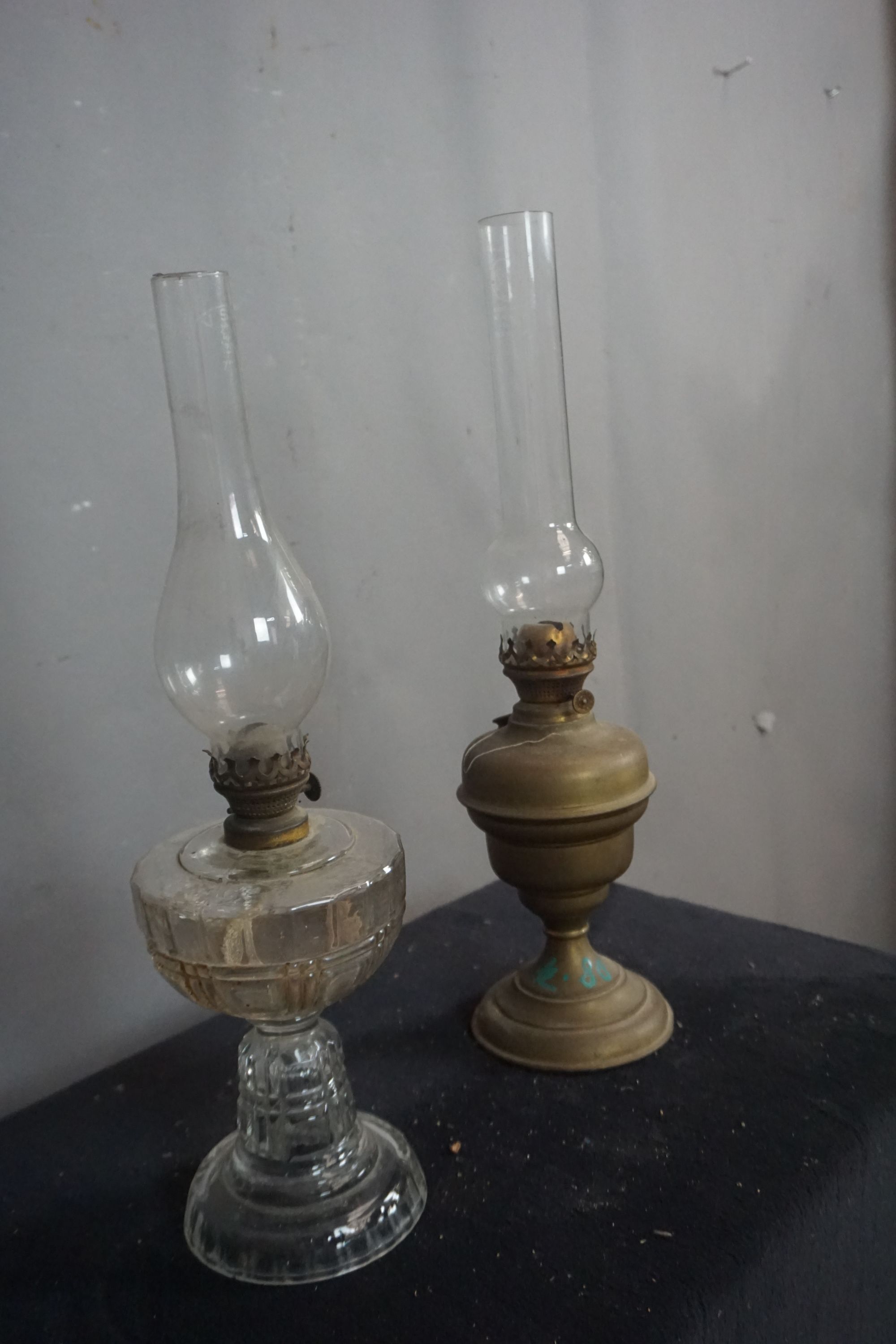 Couple oil lamps H51 - Image 2 of 2