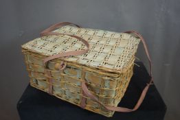 Basket in reed H24x50x37