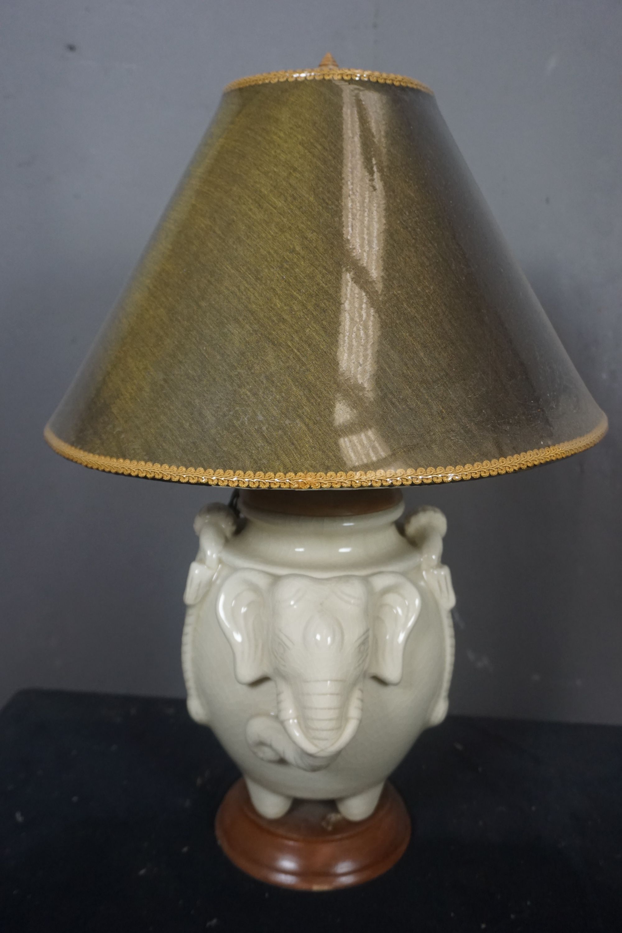 Decorative lamp with elephant heads H61 - Image 2 of 2