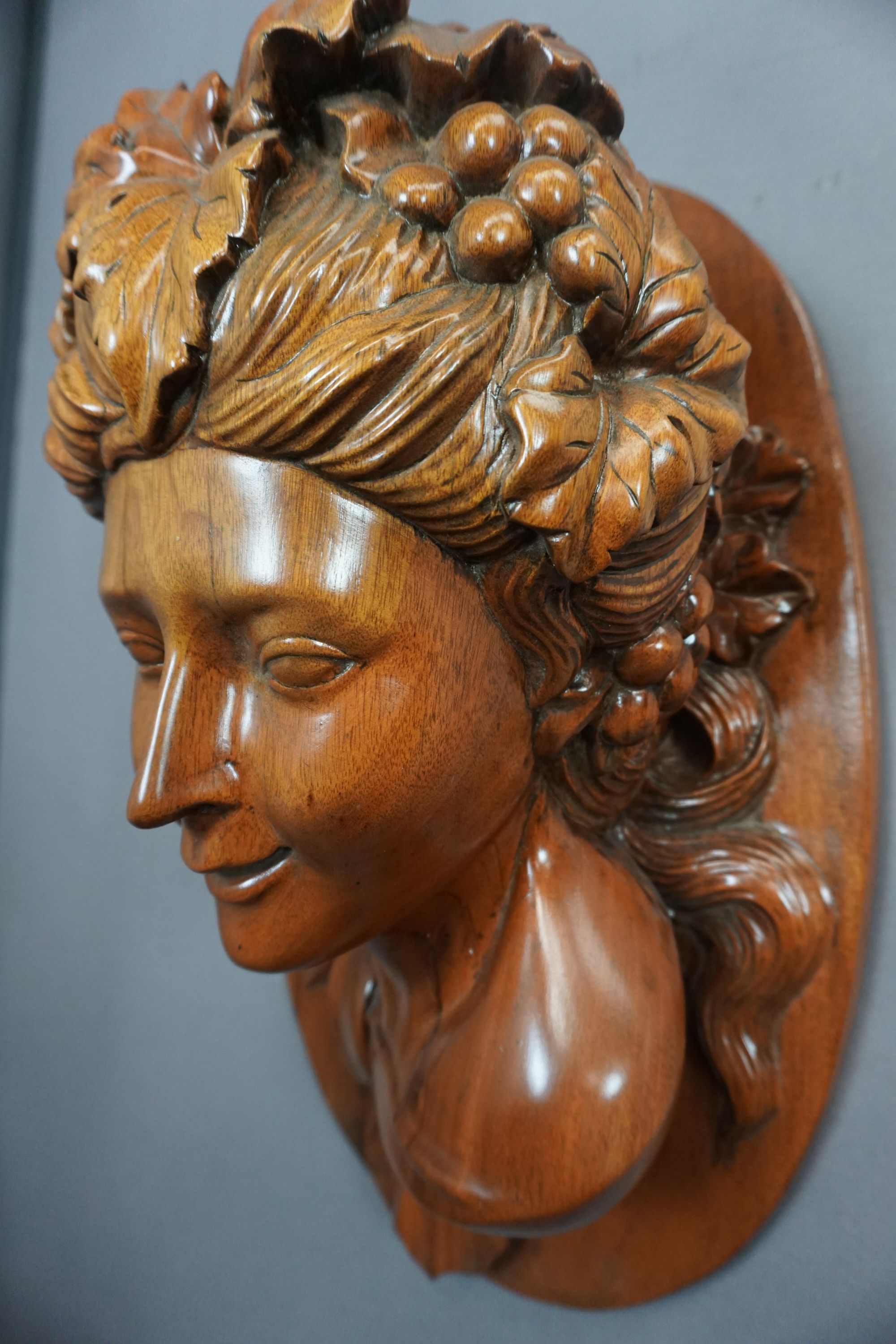 Decorative sculpture in wood H50x31 - Image 3 of 3