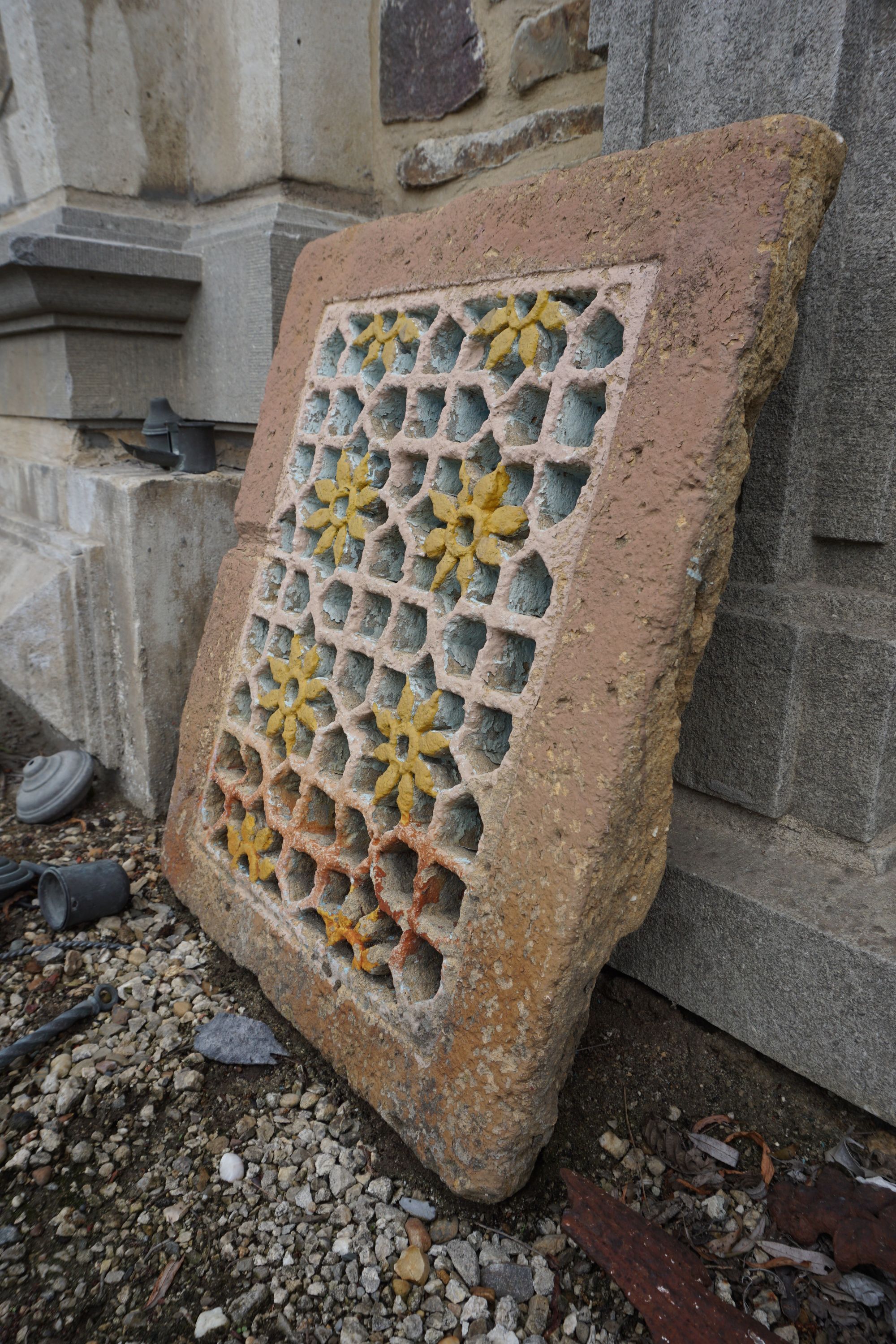 Architectural ornament in sandstone H61X50 - Image 2 of 2