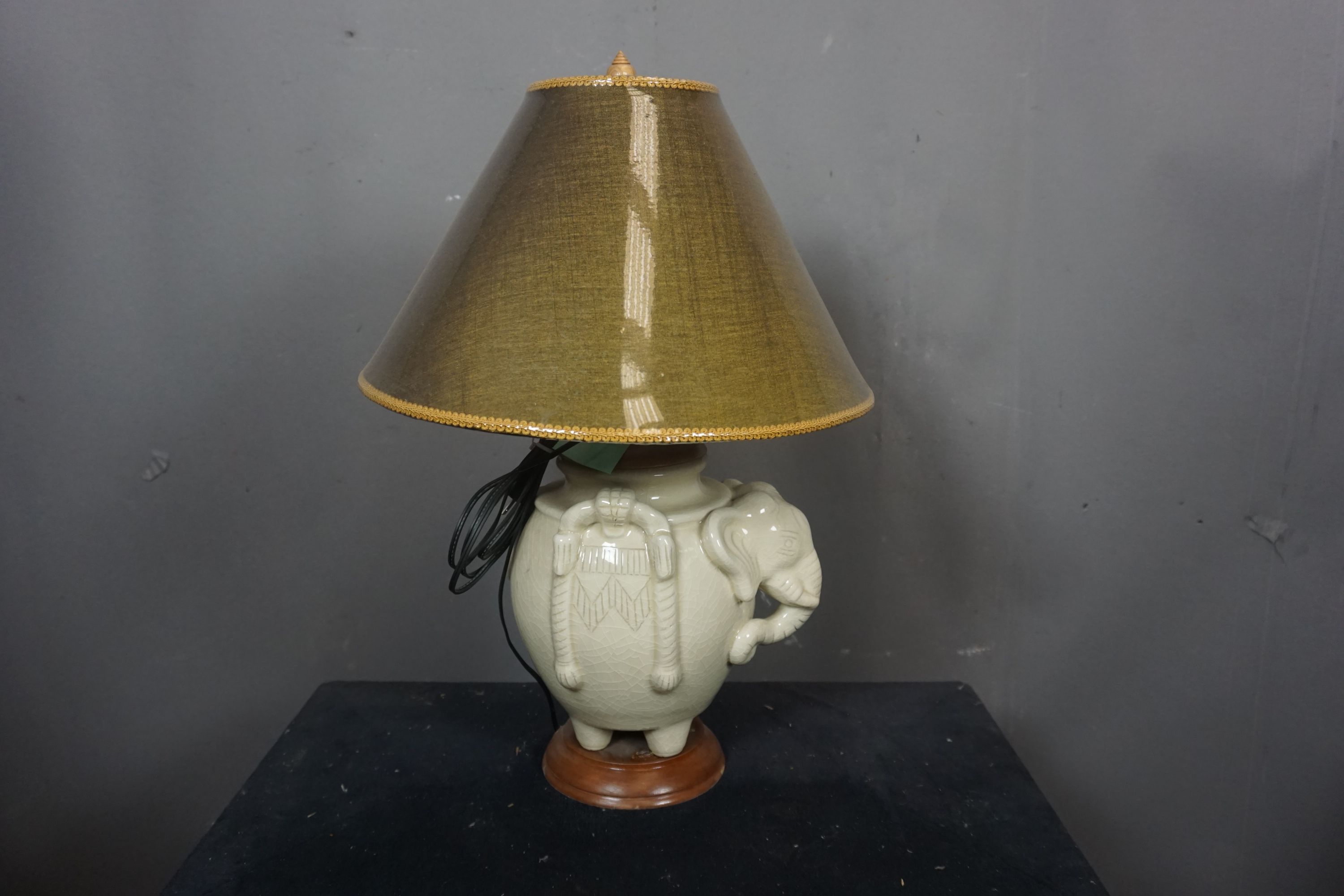 Decorative lamp with elephant heads H60 - Image 2 of 2