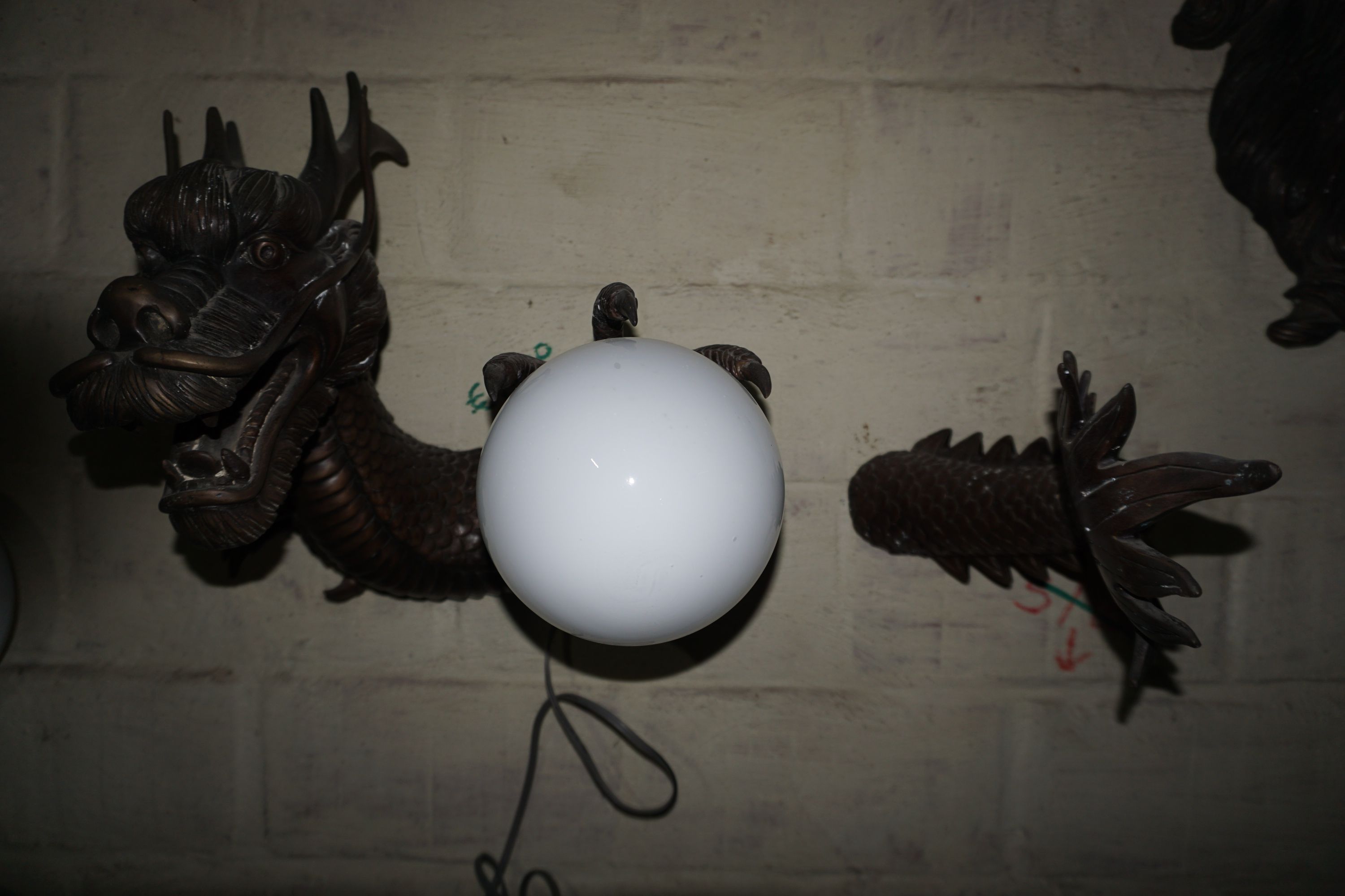Wall lamp in bronze, dragon coming in and out of the wall - Image 2 of 3