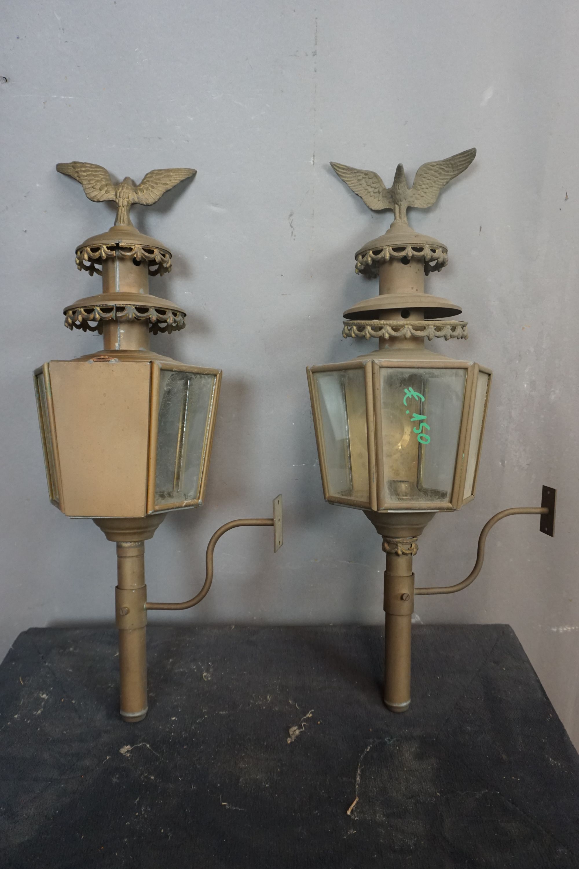 Couple of lanterns in copper H65