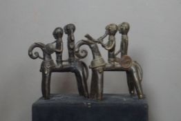 Paire of African sculptures in bronze