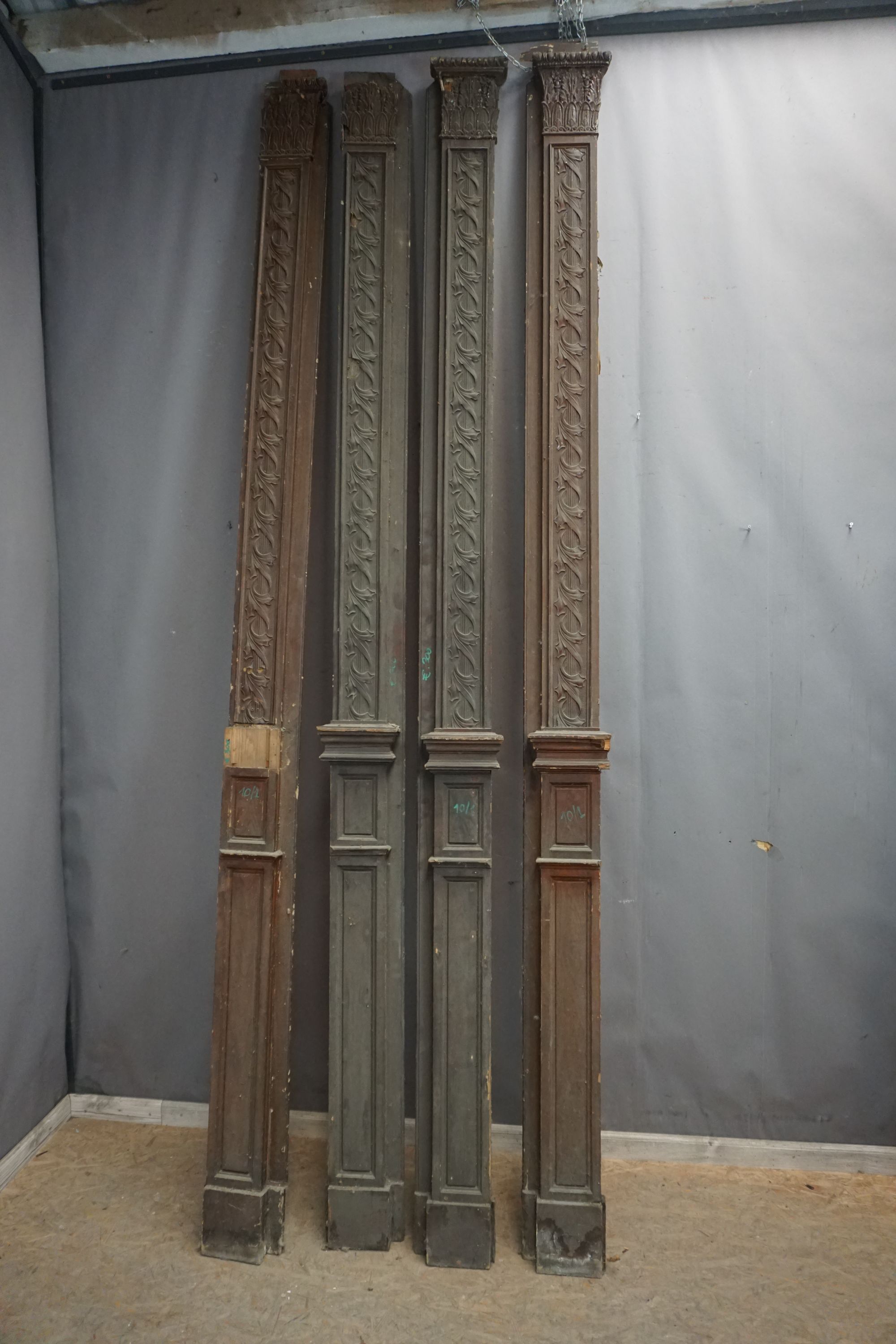 Lot decorative elements in wood H296