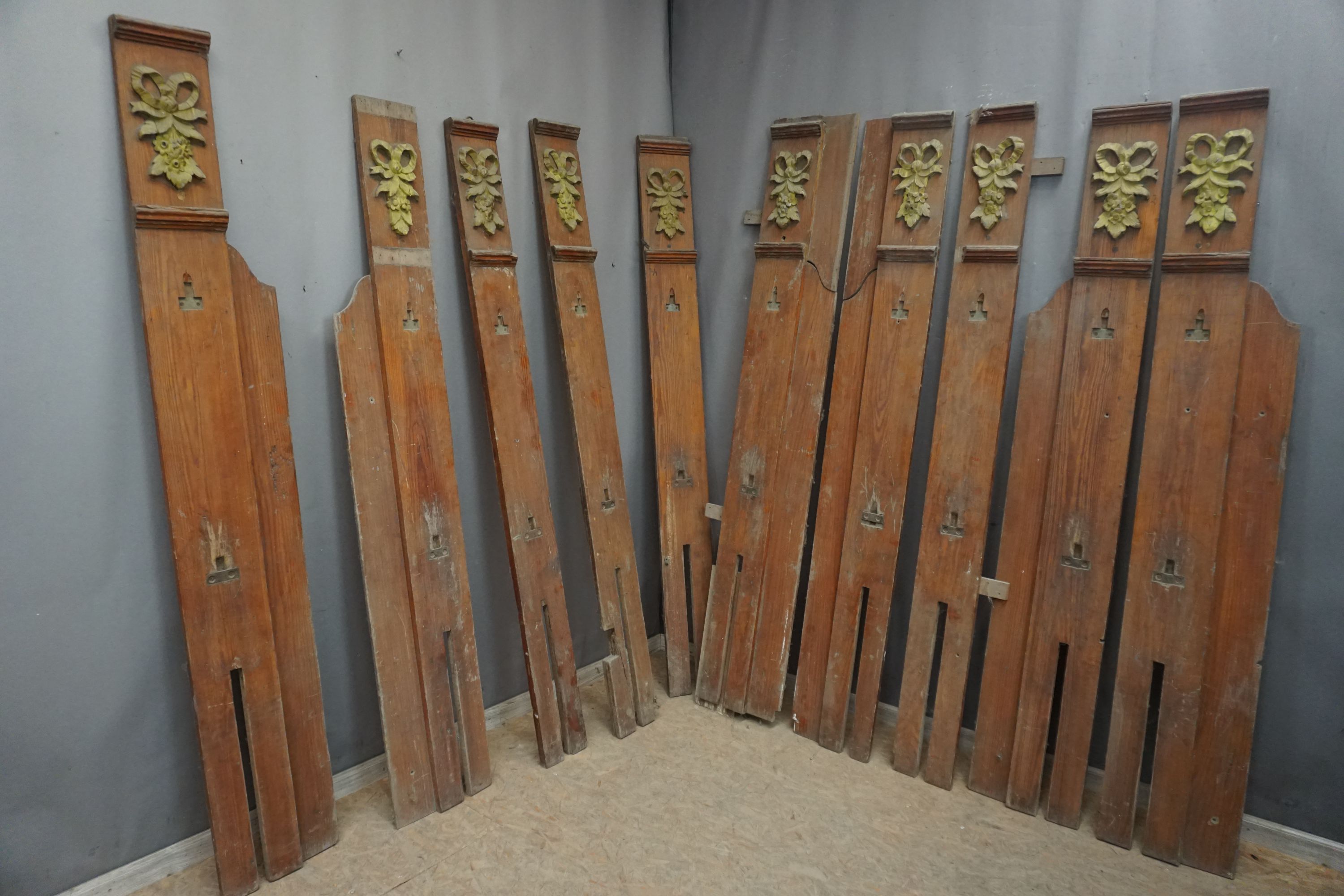 Lot ornaments in wood H200