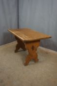 Table in wood H78x72x120