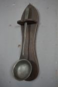 Spoon in tin H38