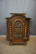 Richly decorated tabernacle with grieved columns and chamfered corners in Oak 18th H85x87x43