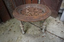 Round table in cast iron H42x62