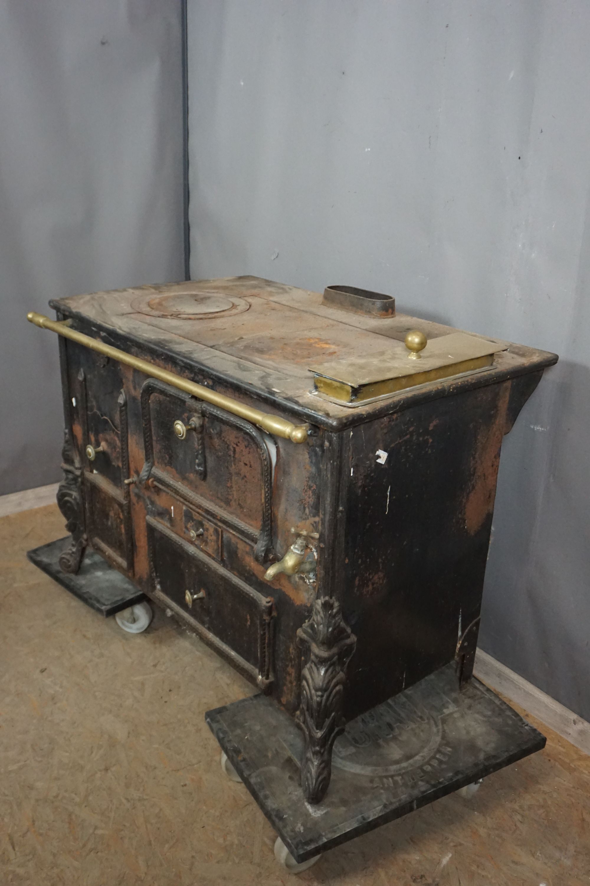 Kitchen stove in cast iron H77x103x70 - Image 3 of 3