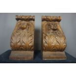 Couple finely sculpted beam soles in oak 19th H40x20x20