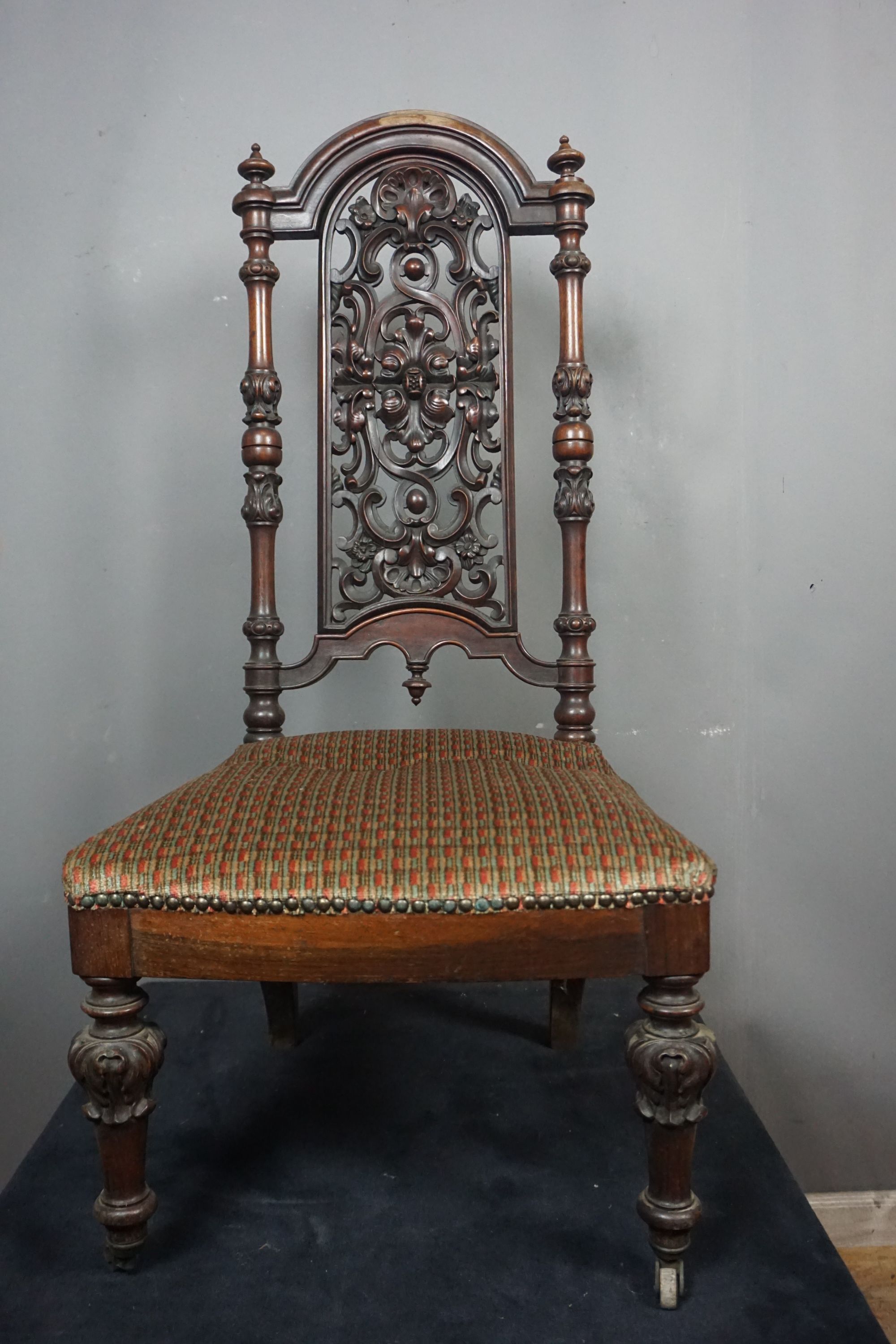 Decorative chair H100