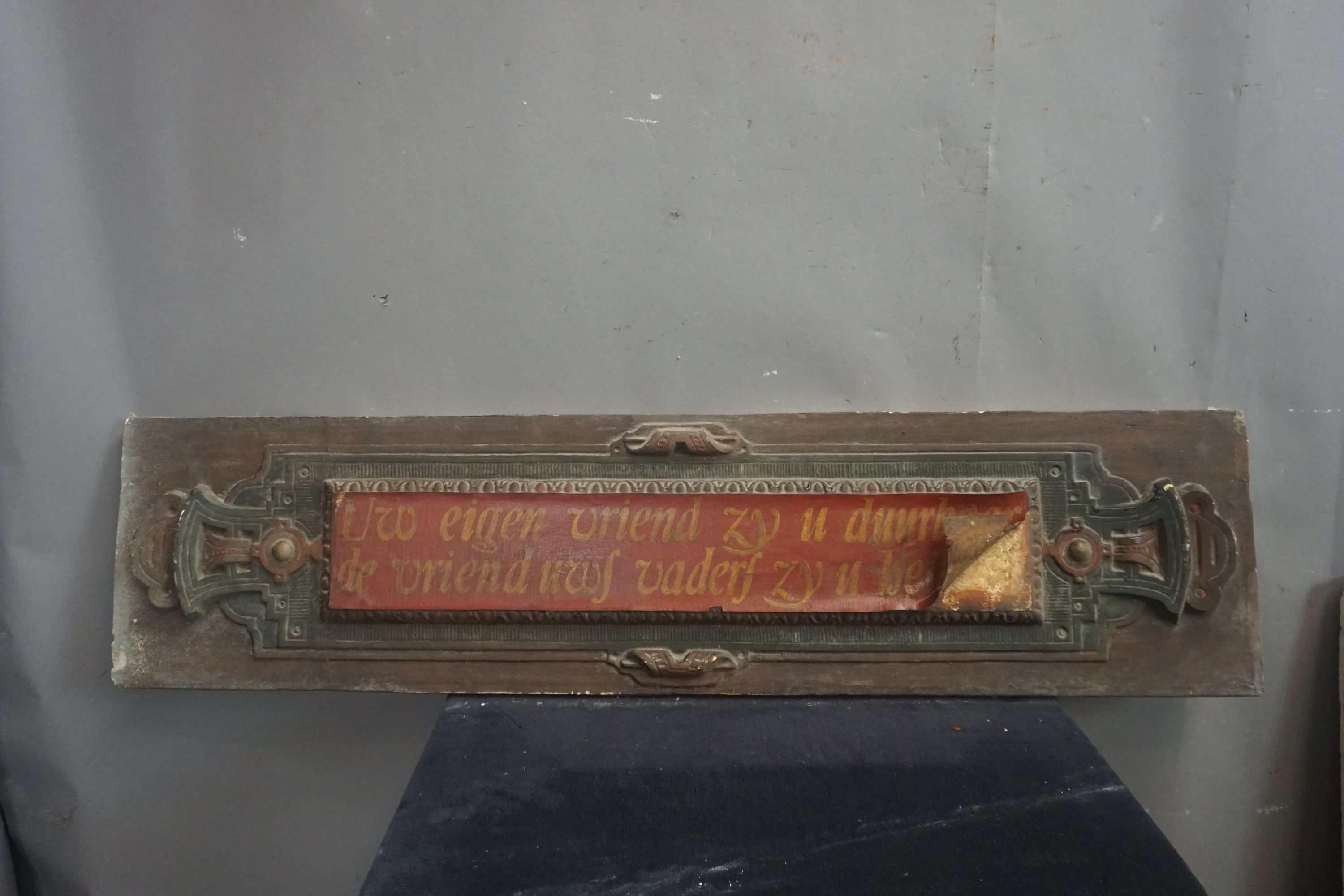 Decorative panel in plaster with spell in old Dutch H30x129