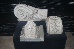 Lot decorative elements in plaster