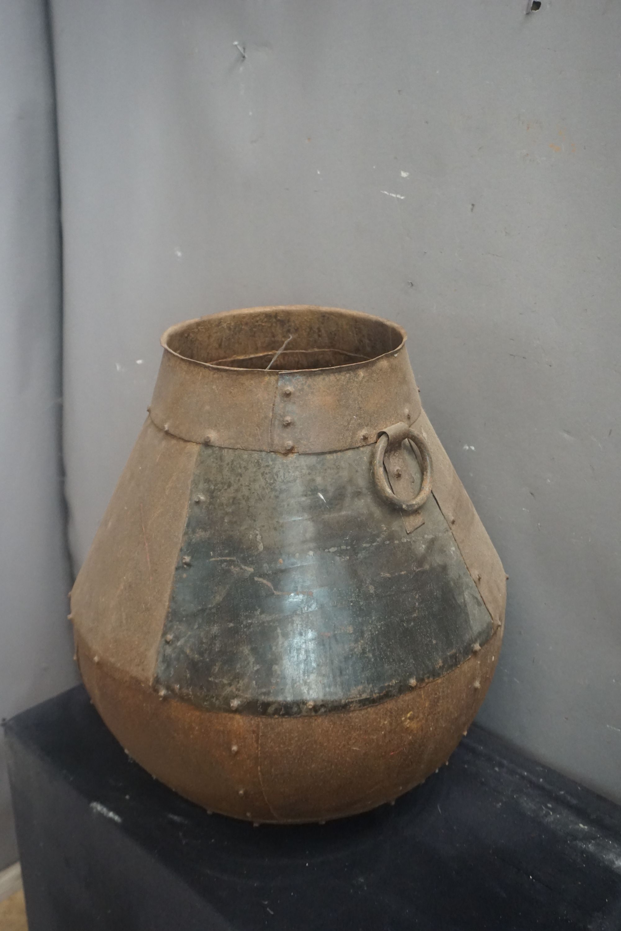 Decorative pot in iron H51x49 - Image 2 of 2