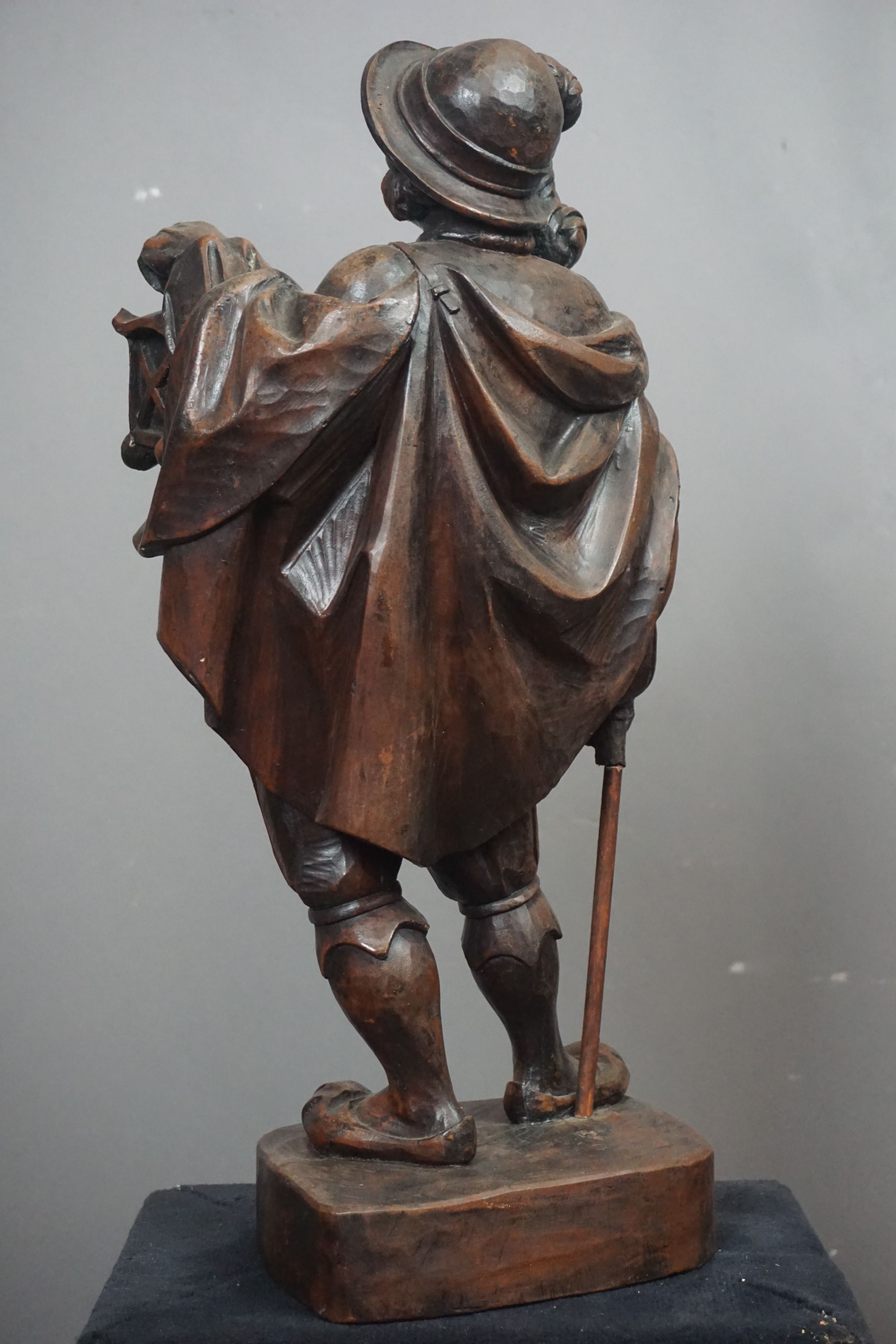 Statue in wood, musketeer, H120 - Image 2 of 2