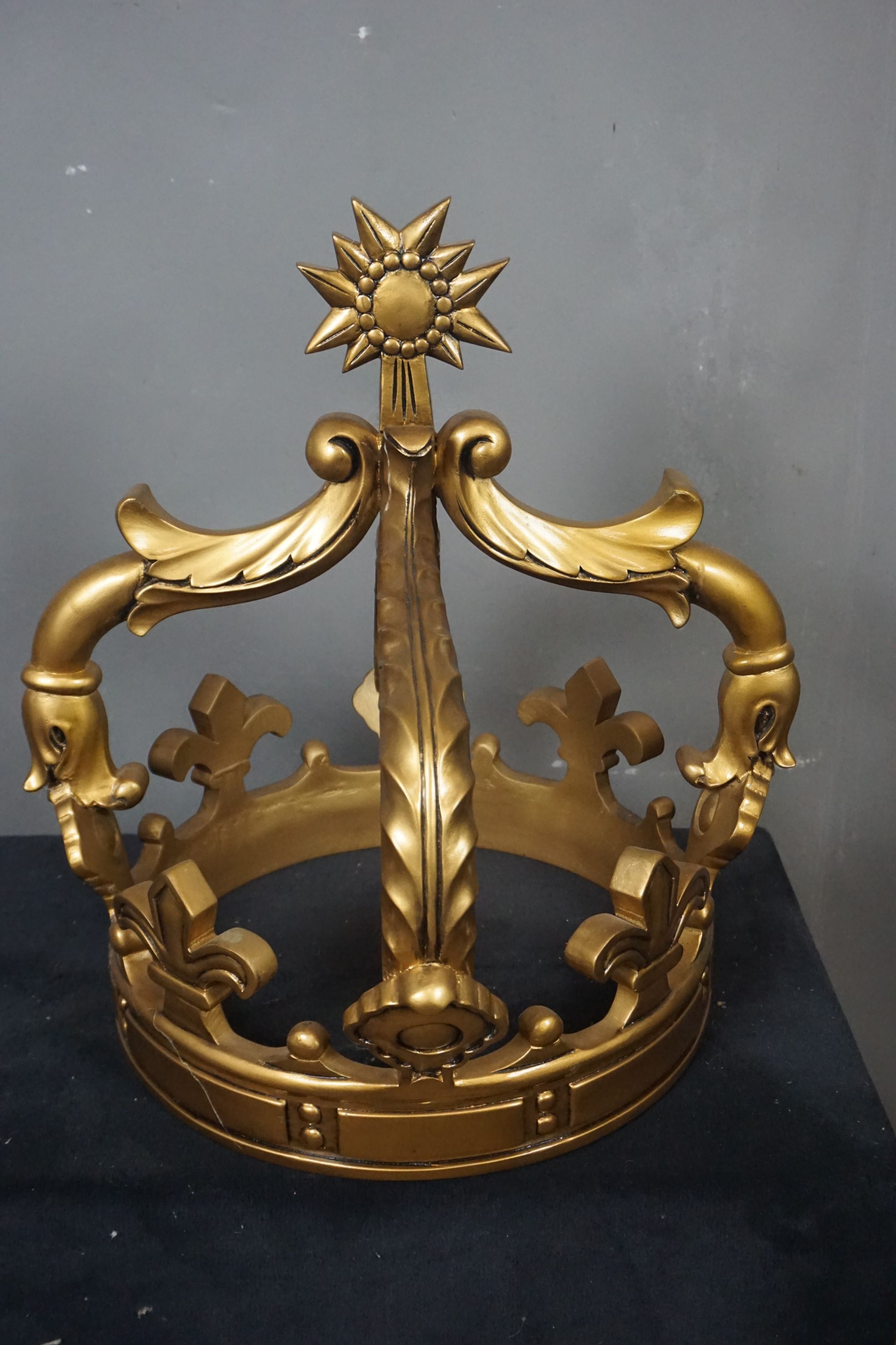 Crown in wood 20th H52