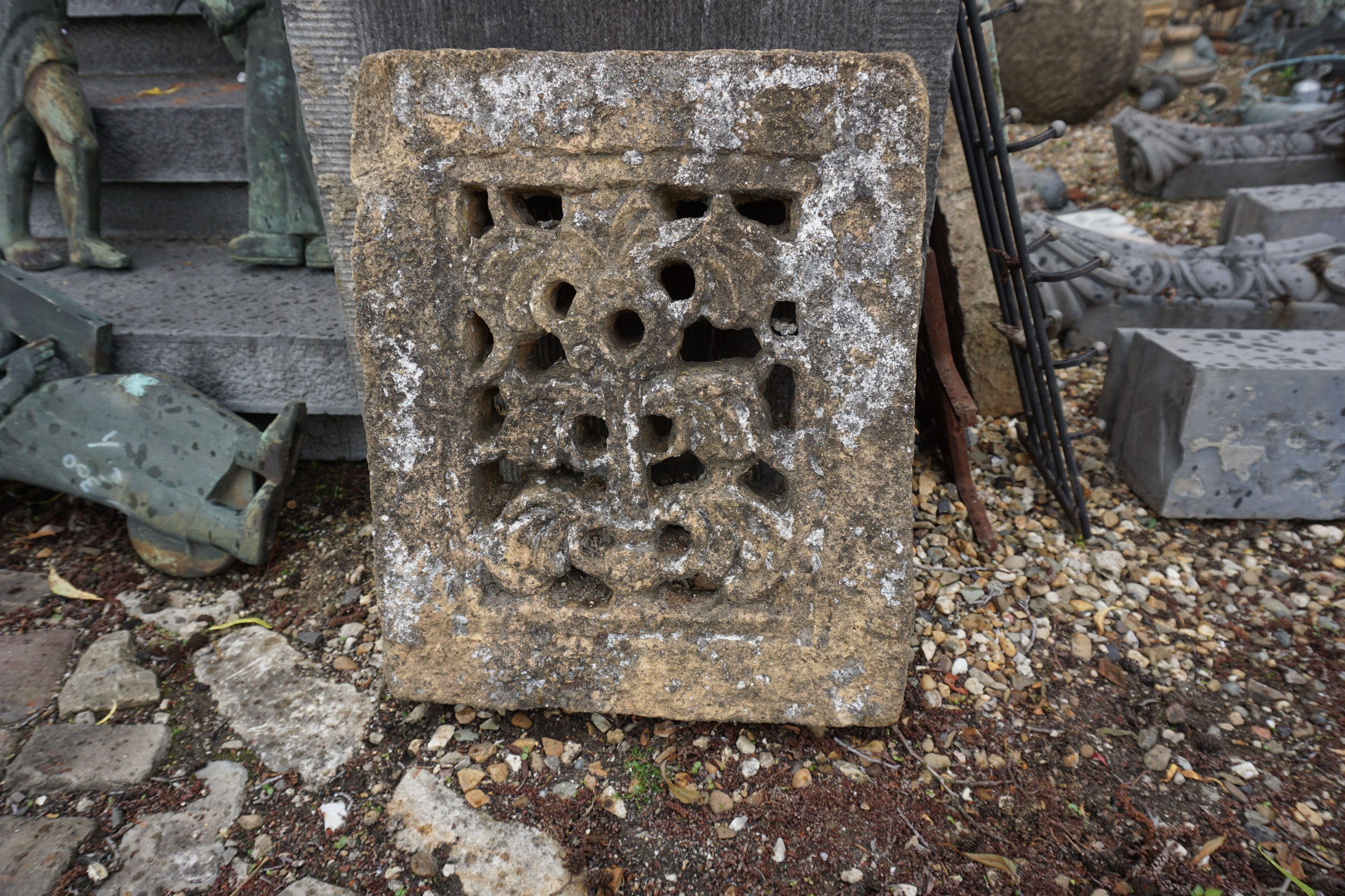 Architectural ornament in sandstone H43X35 - Image 2 of 2