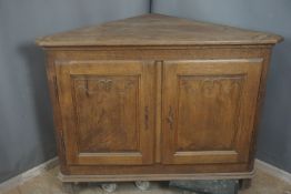 Corner cabinet in wood H90x94x94