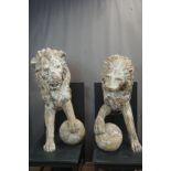 Couple lions in wood, architectural 17th? (Amsterdam) H165x65x92