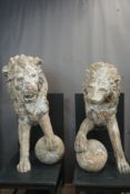 Couple lions in wood, architectural 17th? (Amsterdam) H165x65x92