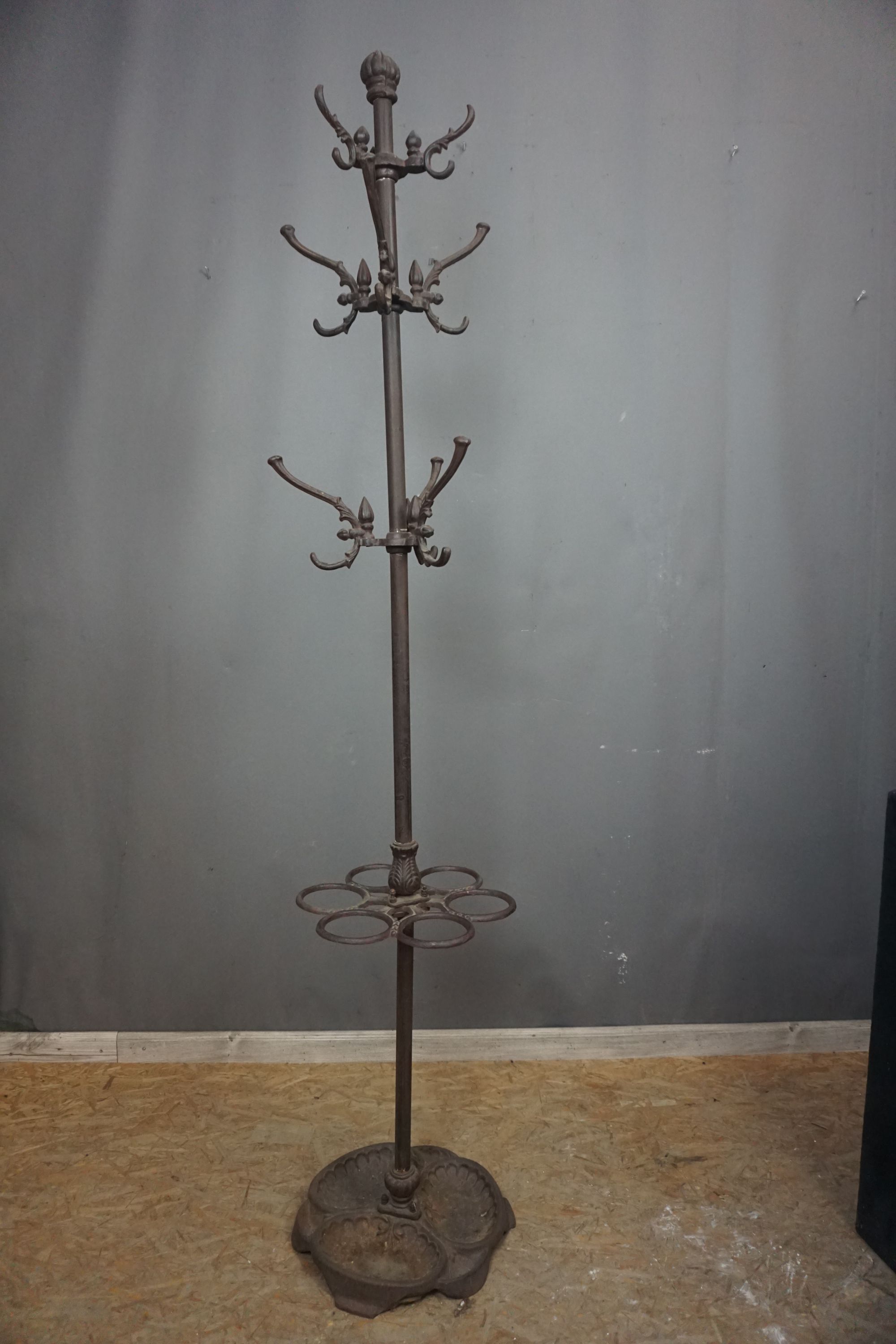 Coat rack / umbrella roof in cast iron H185