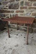 Table in cast iron H45x51x51