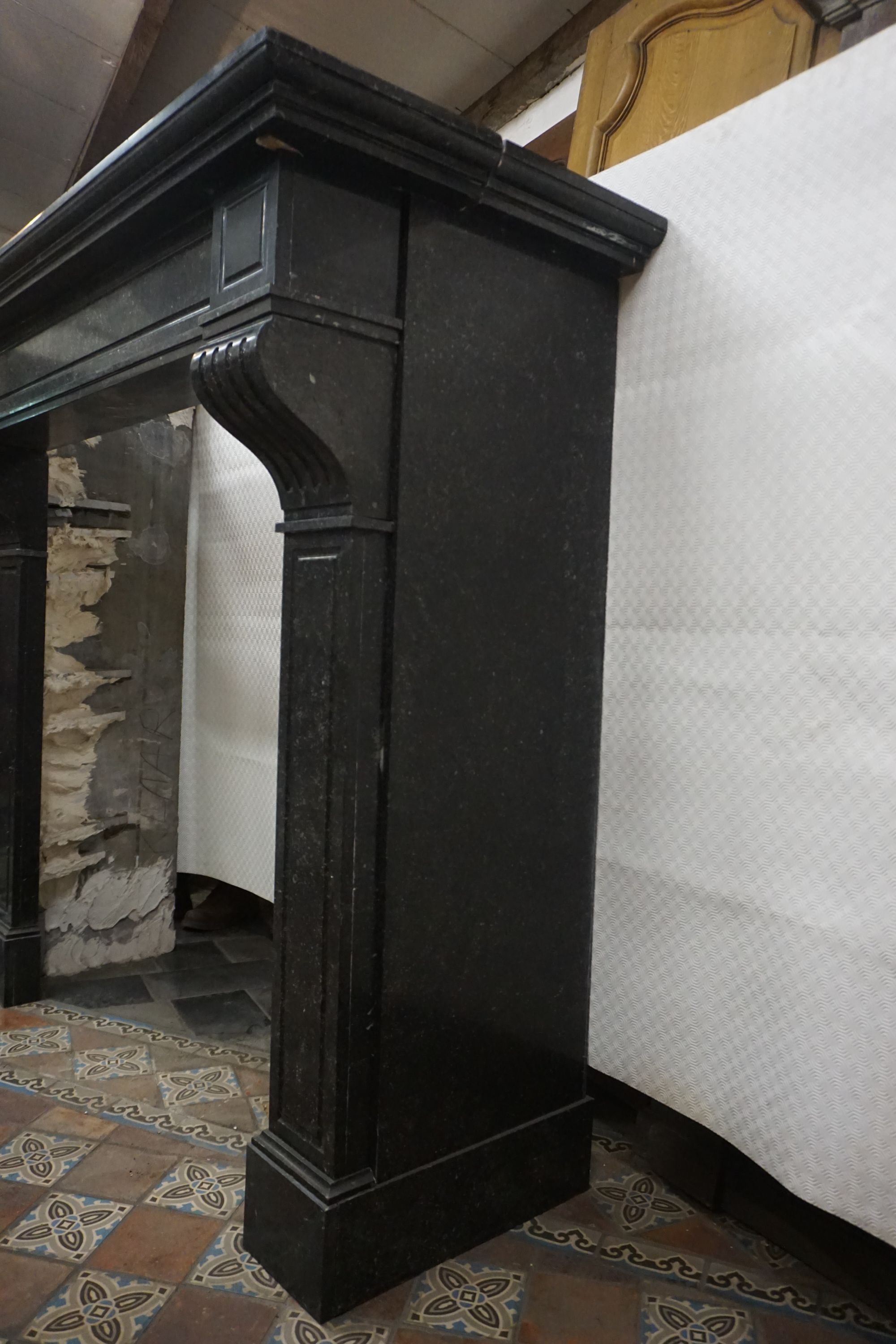 Fireplace in bluestone 19th H151x163x50 - Image 2 of 2