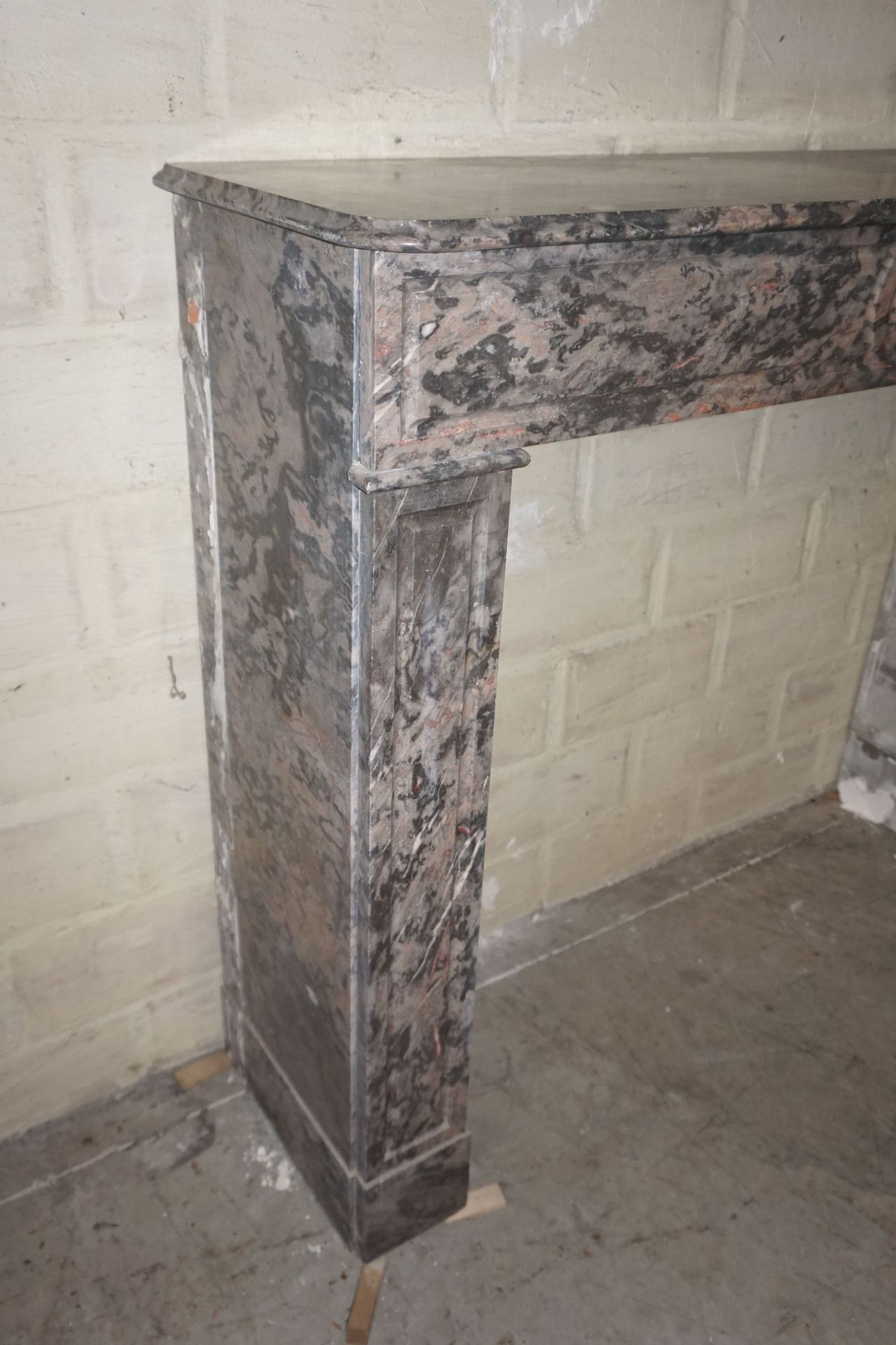 Fireplace in Rose Marble 19th H106x120x38 - Image 2 of 2
