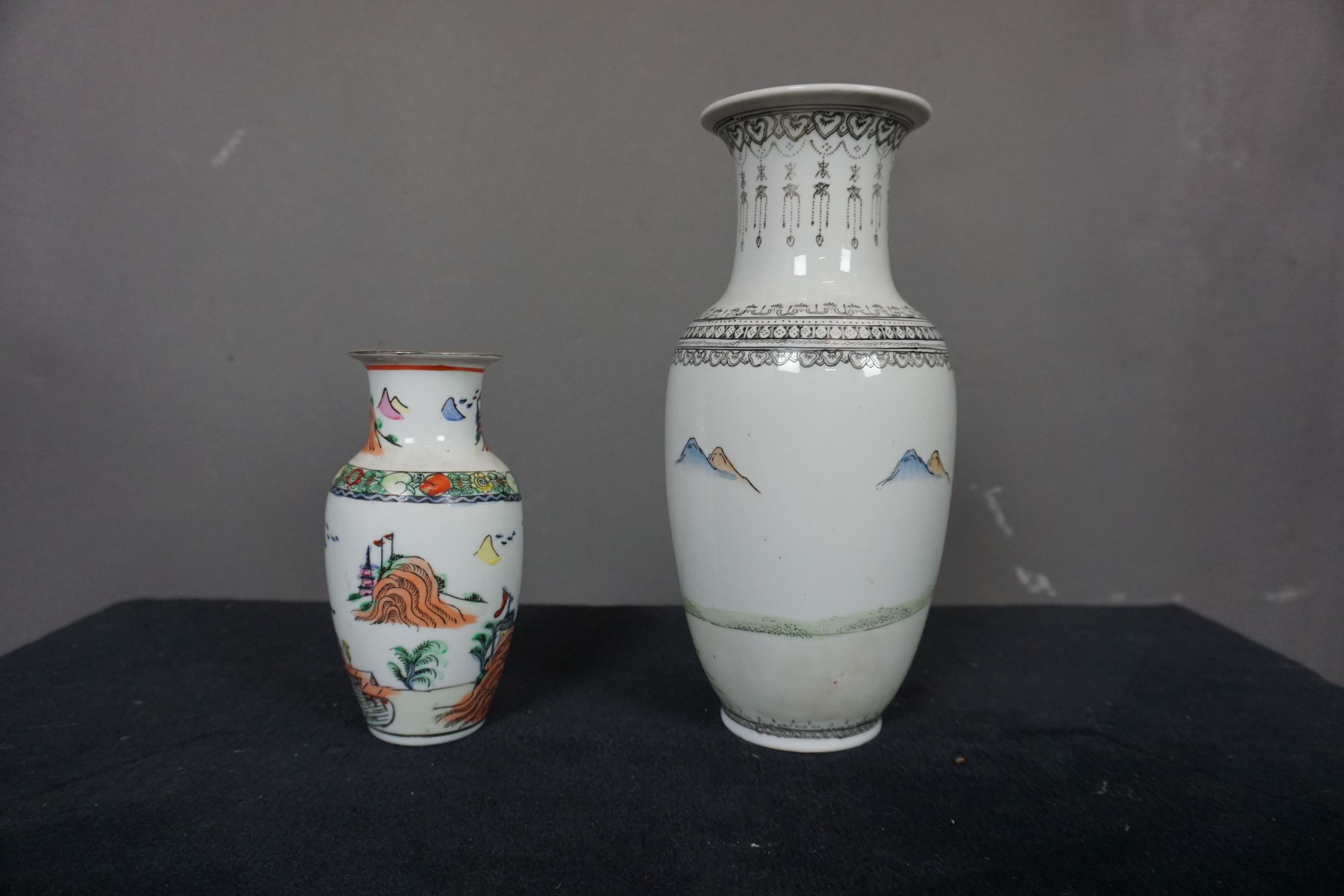 Couple of Chinese vases H26 / 16