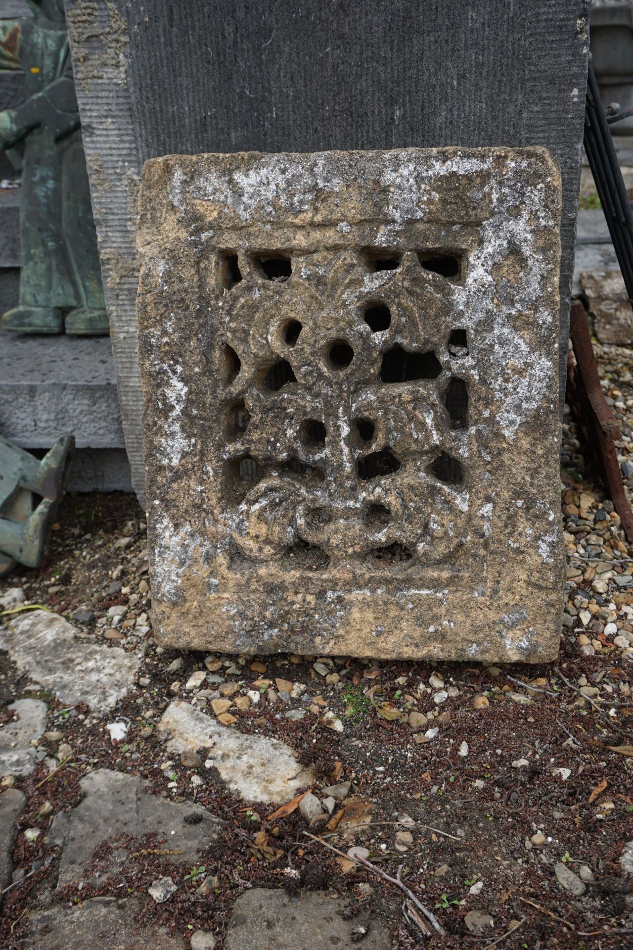 Architectural ornament in sandstone H43X35 - Image 2 of 2