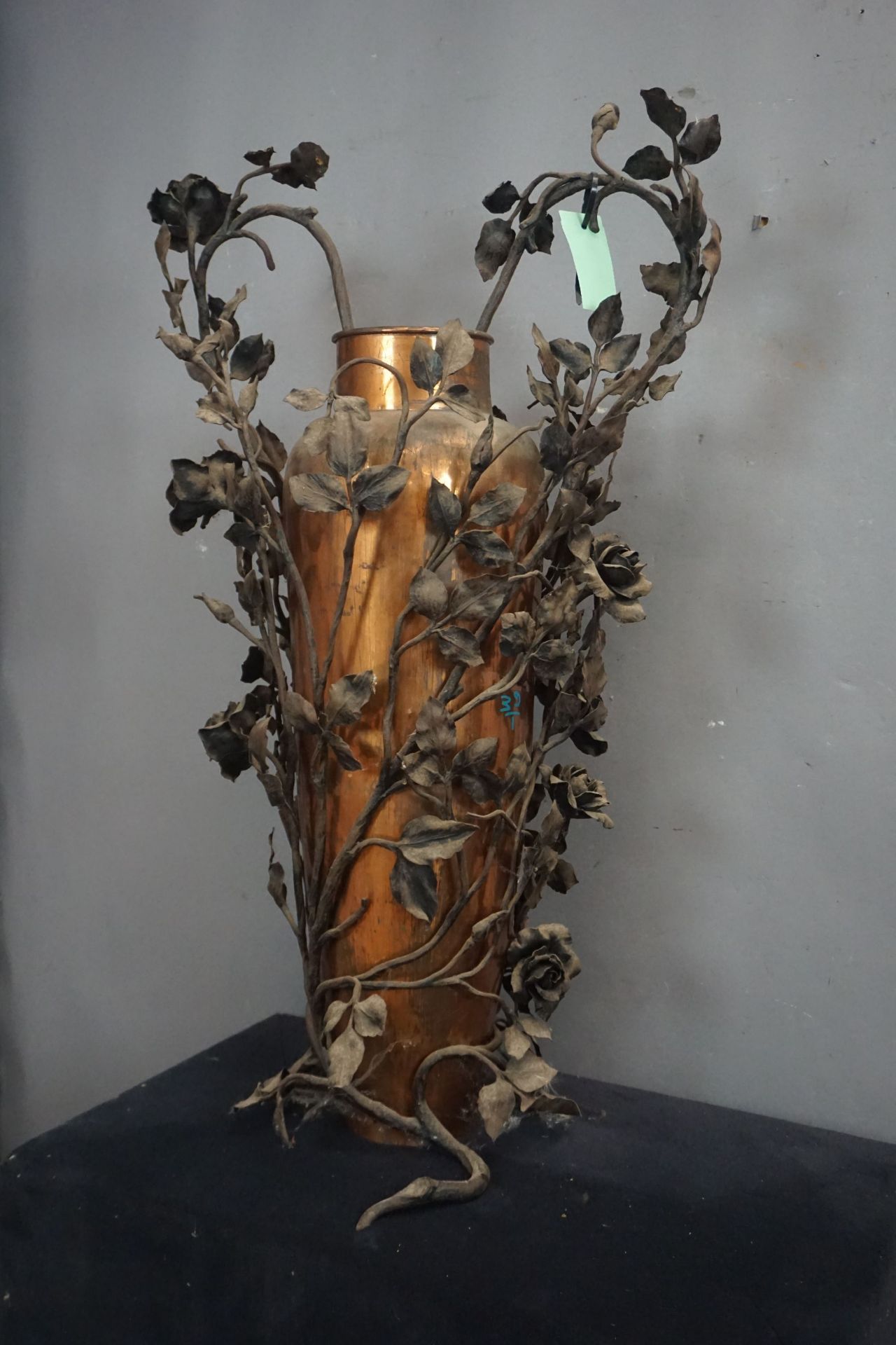 Decorative vase with forging in the style of Louis van Boeckel in copper and wrought iron H90x53