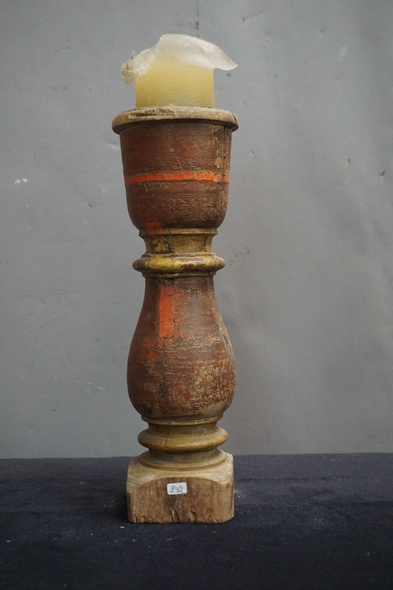Candlestick in wood H40