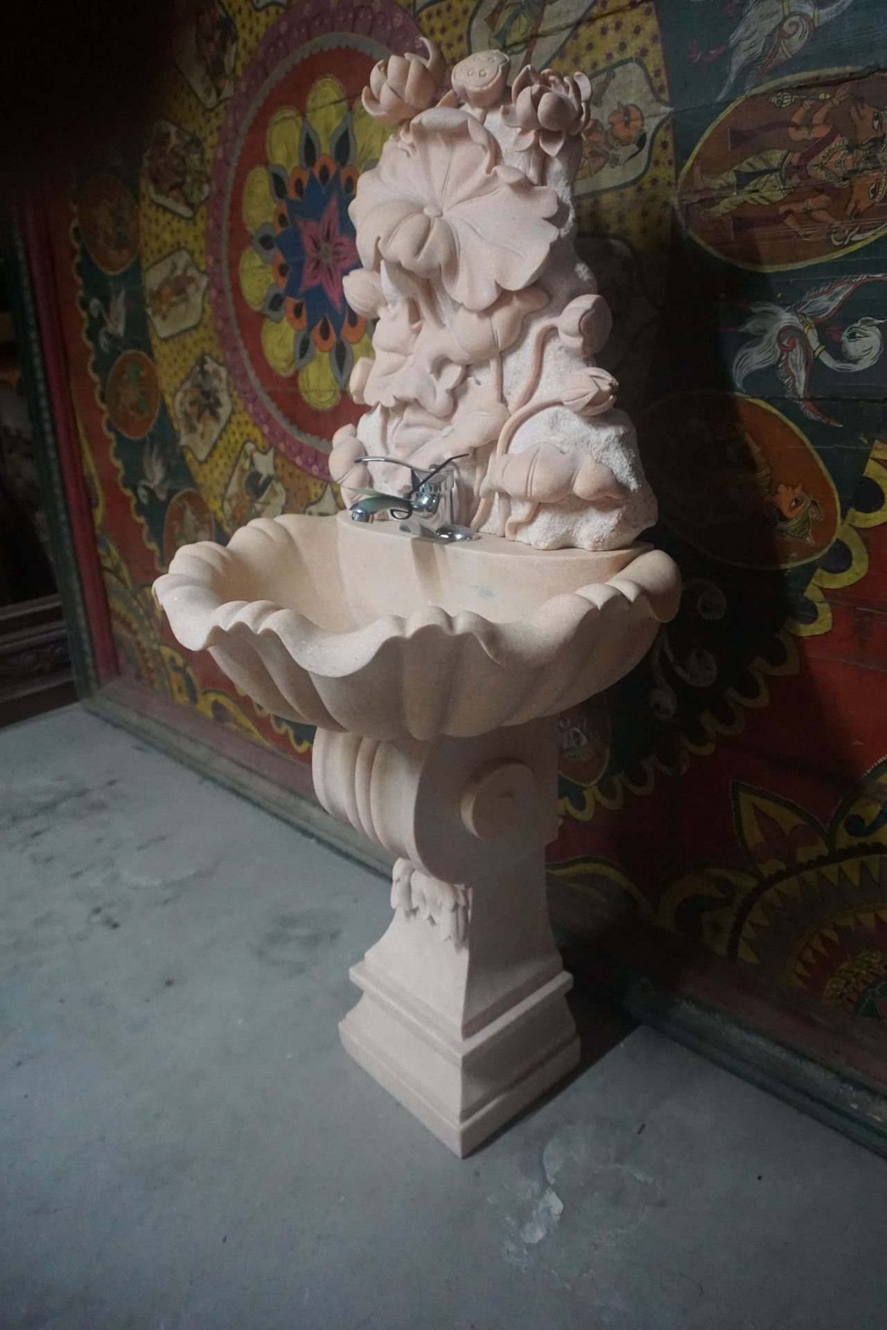 Lavabo in marble H136x64x45