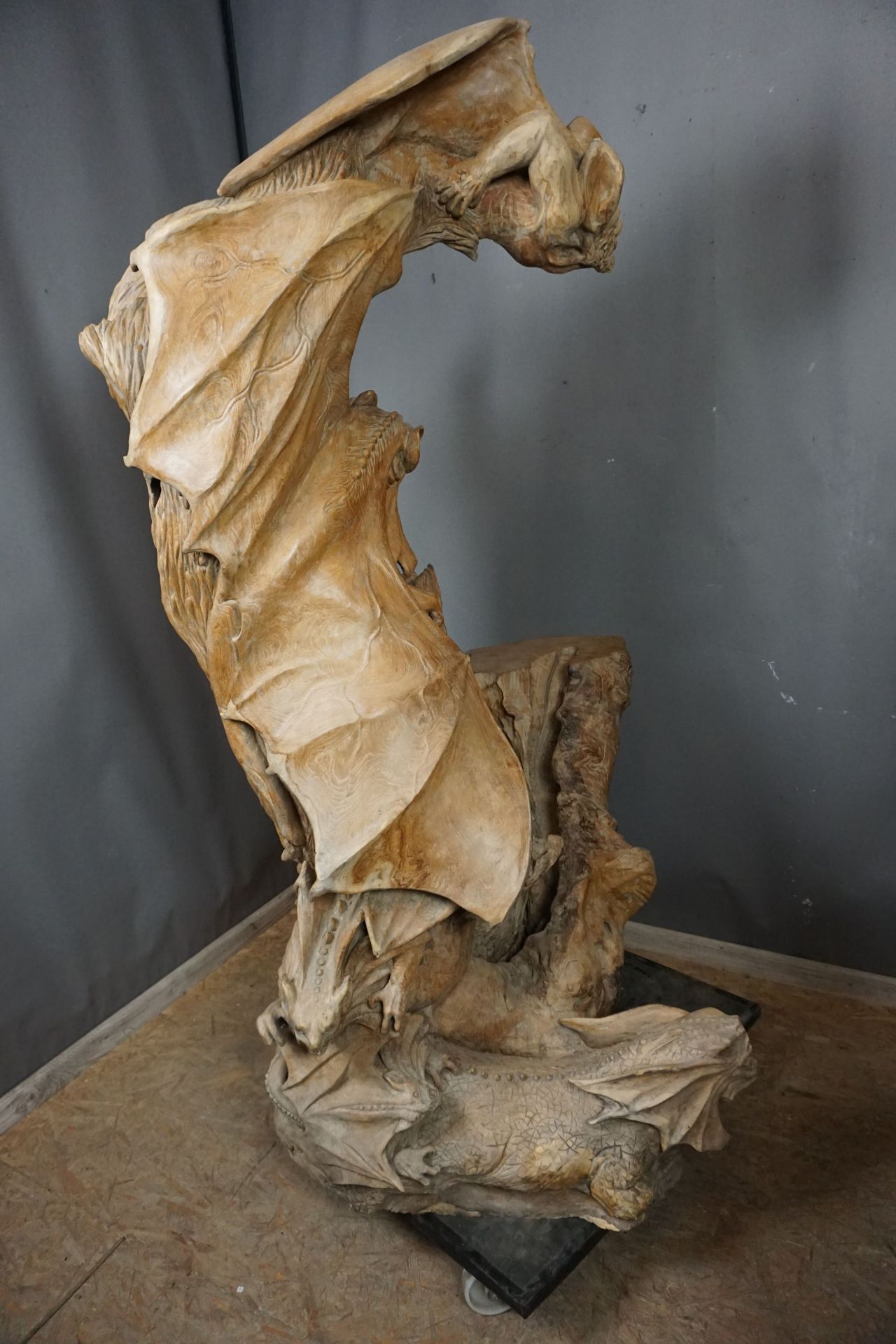 Unusual sculpture with bats in wood (teak) H175x100x90 - Image 4 of 5