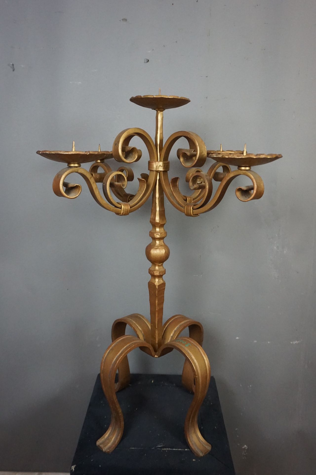 Candle holder in wrought iron H98x70
