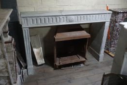 Fireplace in gray marble, damaged, 19th H110x162x30