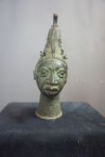 Bronze representation of an African personnage Tribal art H30x10