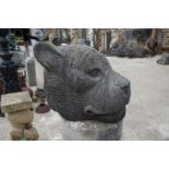 Lion head in bluestone H42x45x45