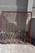 Paire of fences in wrought iron H62/100