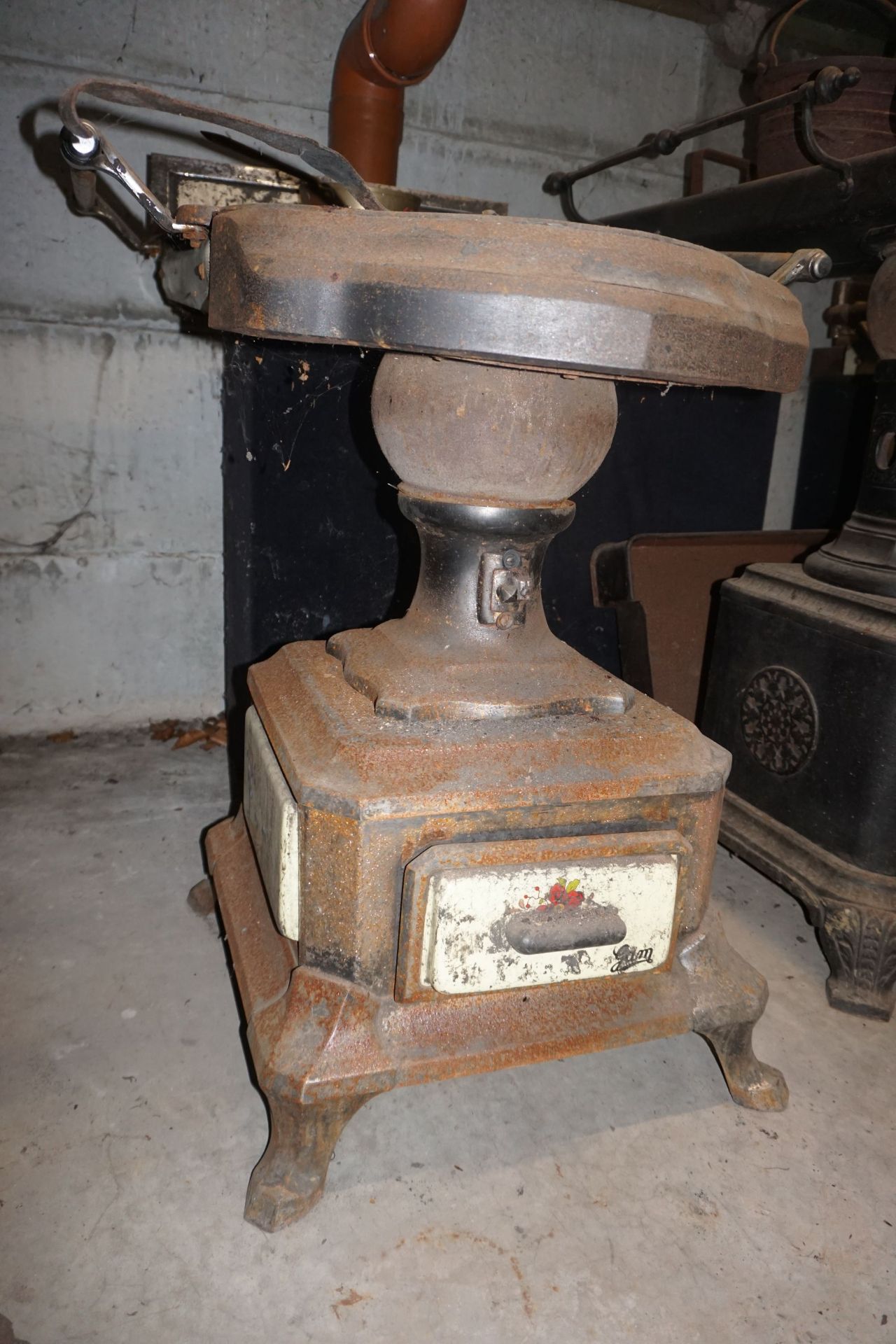 Stove in metal and email H85x75x100 - Image 2 of 2