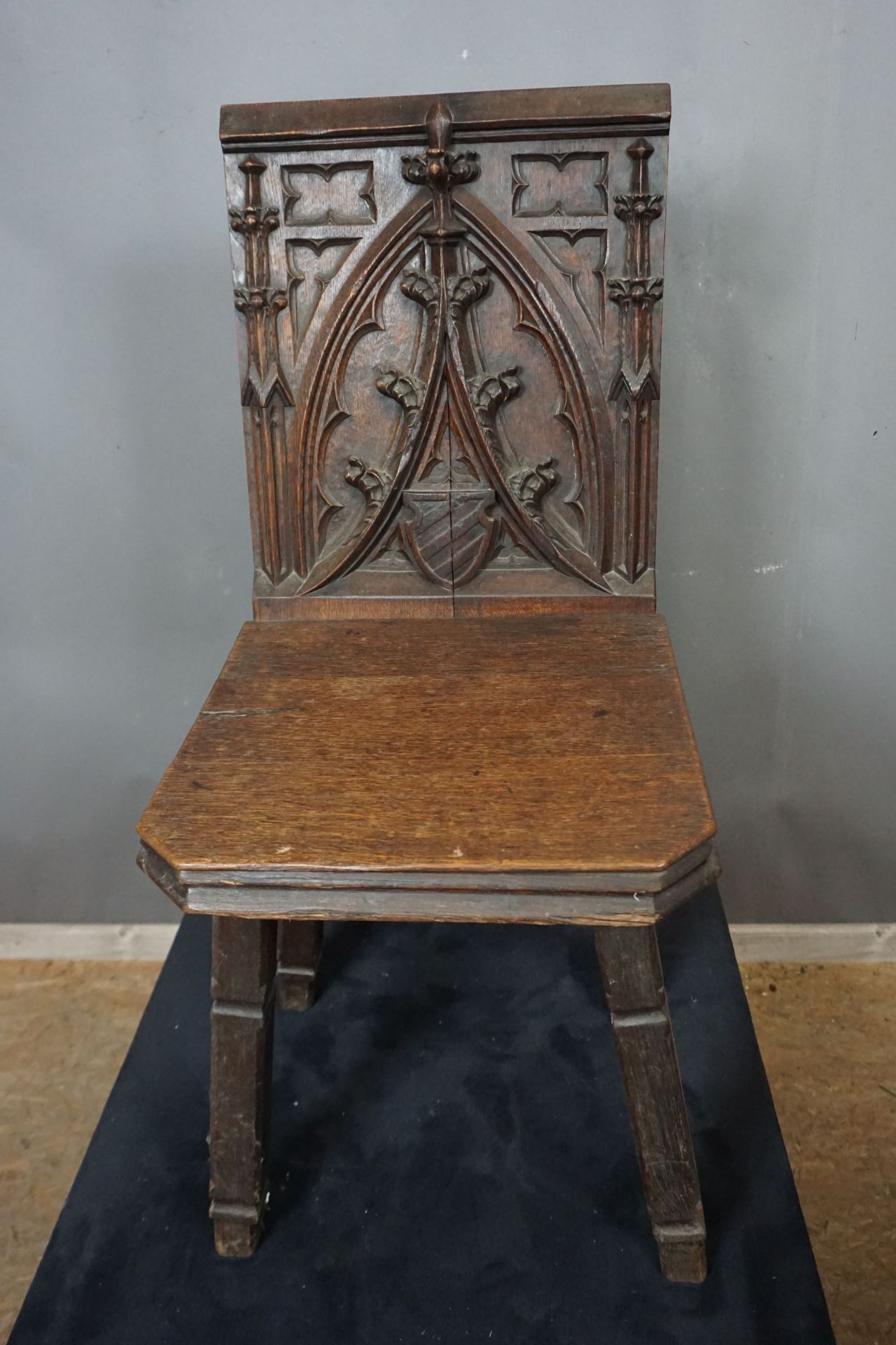 Chair, neo-gothic in wood H90X43