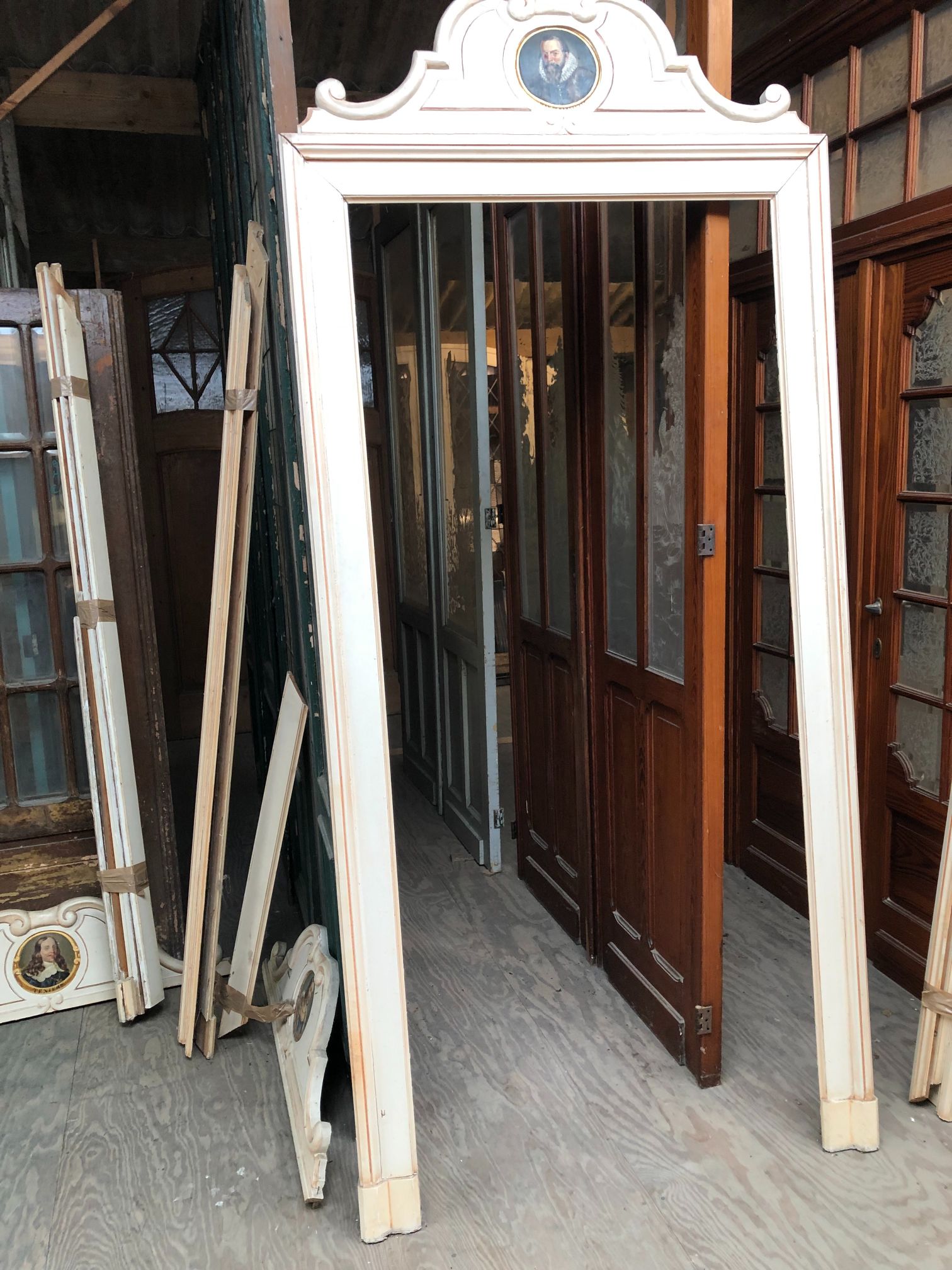 Lot (5) Decorative door frames H250x114