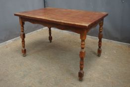 Table in wood H75X80X120